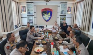 Kapolda Jambi Irjen Pol Krisno H Siregar saat mengunjungi Ditpolairud Polda Jambi