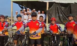 Foto bersama JCC dan santi Ponpes Tarbiyatussholatiyah