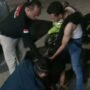 Tim.Macan Polsek Pasar saat mengamankan pelaku pengeroyokan