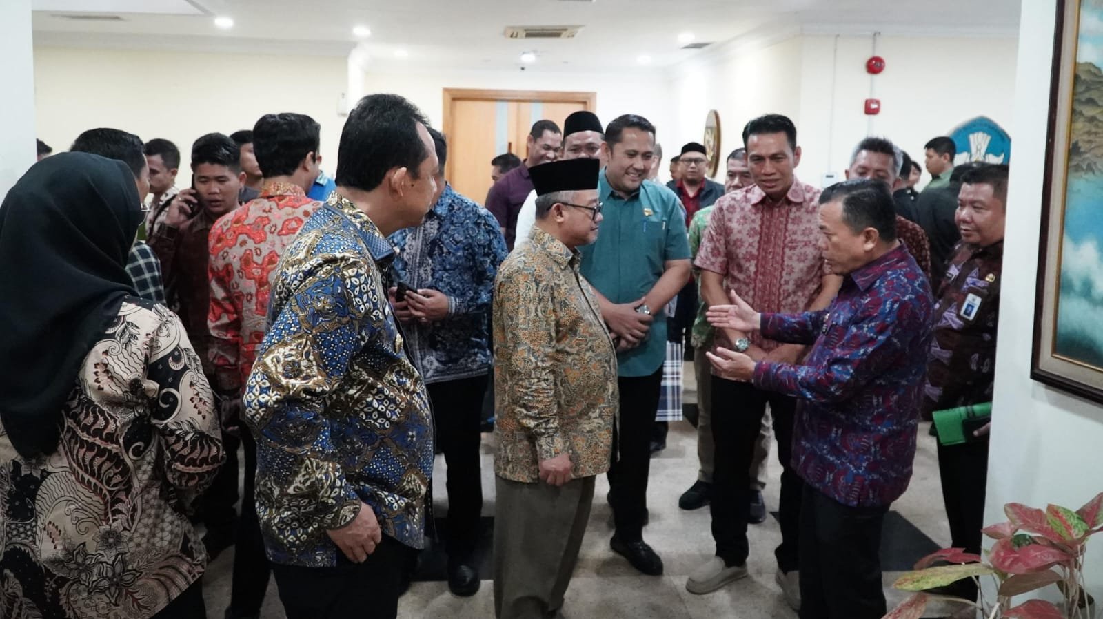 Gubernur Jambi Al Haris saat bertemu Mendikdasmen RI Abdul Mu'ti
