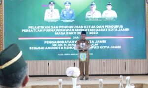 Wakil Gubernur Abdullah Sani saat menghadiri pelantikan PPAD periode 2025 - 2030 Kota Jambi