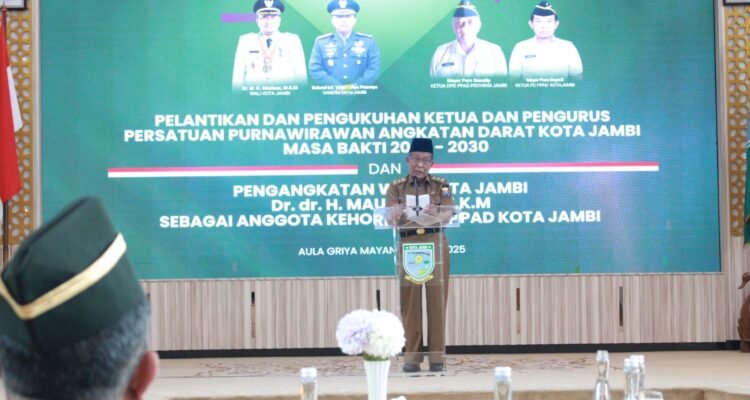 Wakil Gubernur Abdullah Sani saat menghadiri pelantikan PPAD periode 2025 - 2030 Kota Jambi