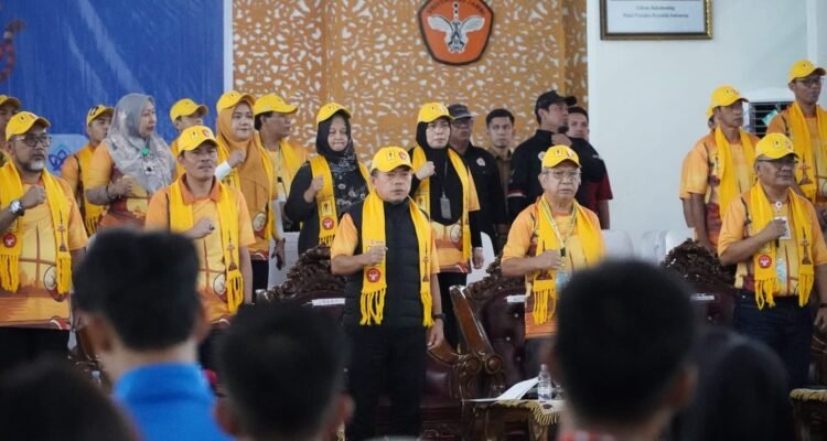 Gubernur Jambi Al.Haris saat membuka POMDA di kampus Unja