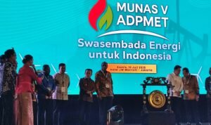 Gubernur Jambi, Al Haris saat menghadiri kegiatan pembukaan Munas V Asosiasi Daerah Penghasil Migas dan Energi Terbarukan (ADPMET) di Jakarta