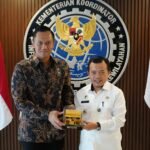 Gubernur Jambi Al Haris saat bertemu Menteri Koordinator Bidang Infrastruktur dan Pembangunan Kewilayahan Agus Harimurti Yudoyono (AHY)