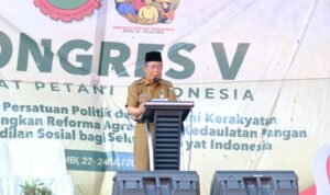 Wakil Gubernur Jambi, Abdullah Sani, saat menghadiri pembukaan Kongres ke-V di Asrama Haji Provinsi Jambi