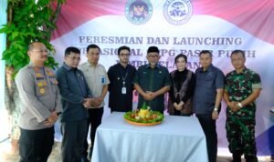 Sekda Provinsi Jambi Sudirman saat meresmikan SPPG Makan Bergizi Gratis di Kelurahan Pasir Putih, Kecamatan Jambi Selatan, Kota Jambi