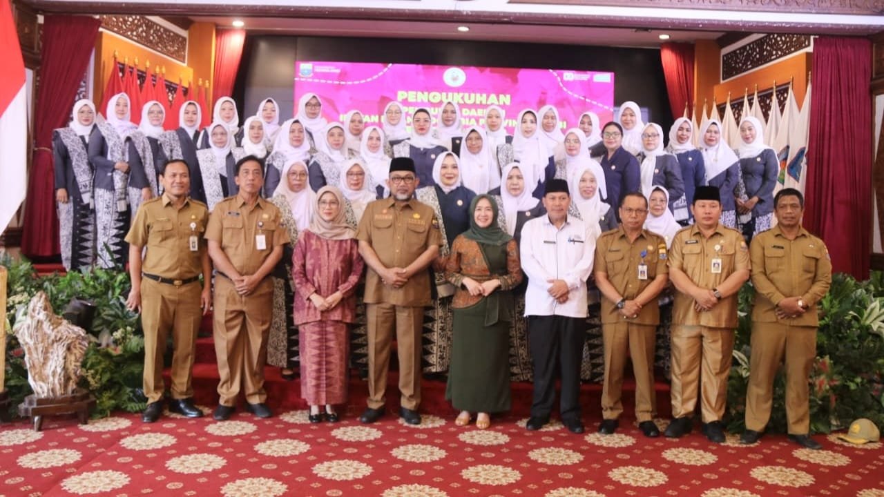 Sekretaris Daerah Provinsi Jambi, Sudirman mewakili usai mengukuhkan PD IBI Provinsi Jambi Periode 2023-2028