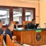 Tek Hui dan Mafi Abidin saat menjalani sidang di Pengadilan Negeri Jambi