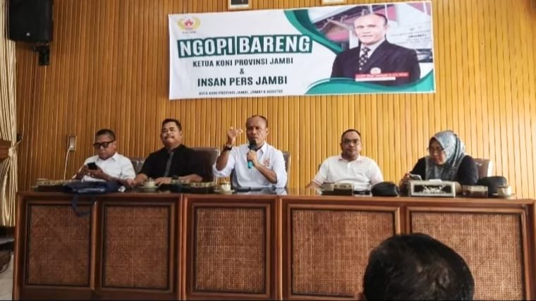 Ketua Umum KONI Provinsi Jambi AKBP Mat Sanusi saat silaturrahmi bersama insan pers