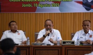 Ketua Umum Komite KONI Pusat, Letjen TNI (Purn) Marciano Norman saat audiensi dengan KONI kabupaten/kota di Jambi