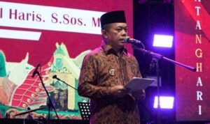 Gubernur Jambi Al Haris saat menutup rangkaian Festival Batanghari tahun 2025 di RTH Putri Pinang Masak