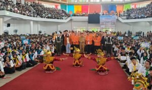 Gubernur Jambi Al Haris saat menghadiri kegiatan PKKMB Universitas Jambi