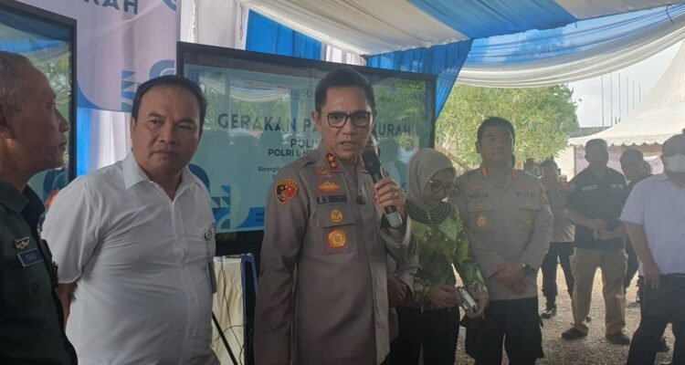 Kapolda Jambi Irjen Pol Krisno H Siregar saat launching Gerakan Pangan Murah di Gor Kotabaru, Kota Jambi
