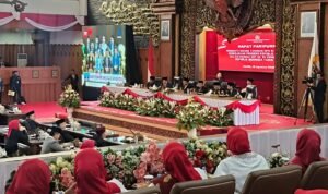 Gubernur Jambi Al Haris saat mengikuti rapat paripurna dalam rangka sidang tahunan MPR dan sidang bersama DPR-DPD dalam rangka HUT ke-80 Kemerdekaan RI tahun 2025