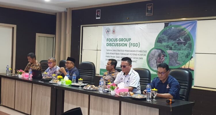 FGD yang digelar FKPS-SAD dengan tema Upaya dan Strategi Penegakan Stabilitas dan Penertiban terhadap Potensi Konflik SAD, Masyarakat Desa, dan Dunia Usaha Sektor Perkebunan