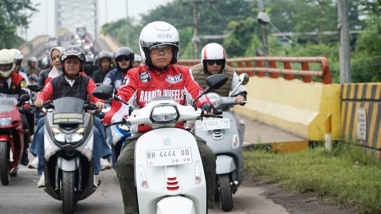 Gubernur Jambi, Al Haris bersama Forkopimda saat mengikuti kegiatan Sunday Morning Ride (Sunmori) Merdeka tahun 2025