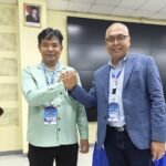 Ketua SMSI Provinsi Jambi Muhtadi Putra Nusa bersama Ketua Umum PWI Pusat Akhmad Munir