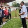 Ketua KONI Provinsi Jambi AKBP Mat Sanusi saat memantau persiapan atlet jelang PON Bela Diri di Kudus, Jawa Tengah, Oktober 2025