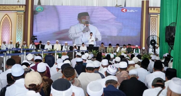 Gubernur Jambi, Al Haris saat menghadiri acara peringatan Maulid Nabi Muhammad SAW 1447 H di Ponpes Kumpeh Daaru At-Tauhid, Kabupaten Muaro Jambi