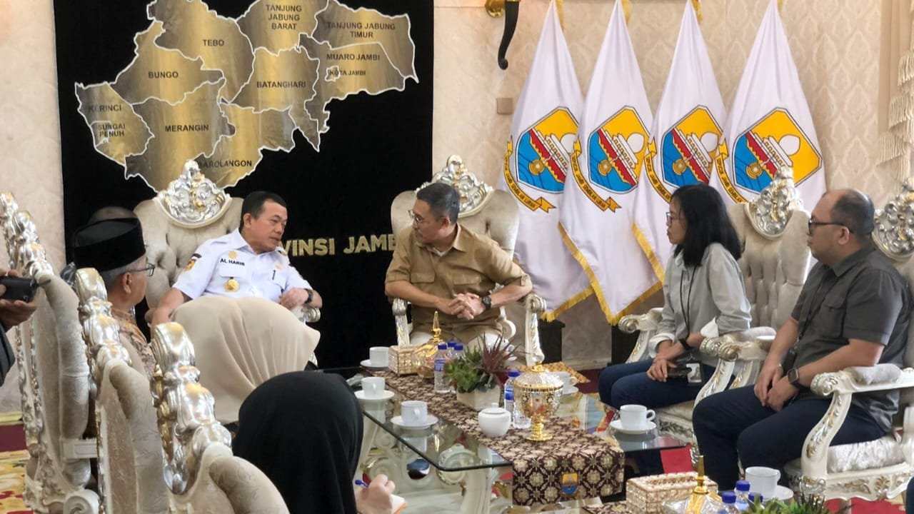 Pertemuan Gubernur Jambi, Al Haris dan PT. Hutama Karya membahas persiapan operasional jalan tol Tempino – Simpang Ness