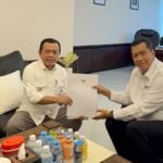 Gubernur Jambi Al Haris menyerahkan langsung berkas pengusulan PPPK paruh waktu Pemprov Jambi yang diterima Wakil Menteri PANRB