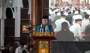 Wakil Gubernur Jambi Abdullah Sani saat menghadiri Tabligh Akbar dalam rangka Memperingati Maulid Nabi Muhammad SAW 1447 H, di Masjid Agung Al-Falah, Kota Jambi