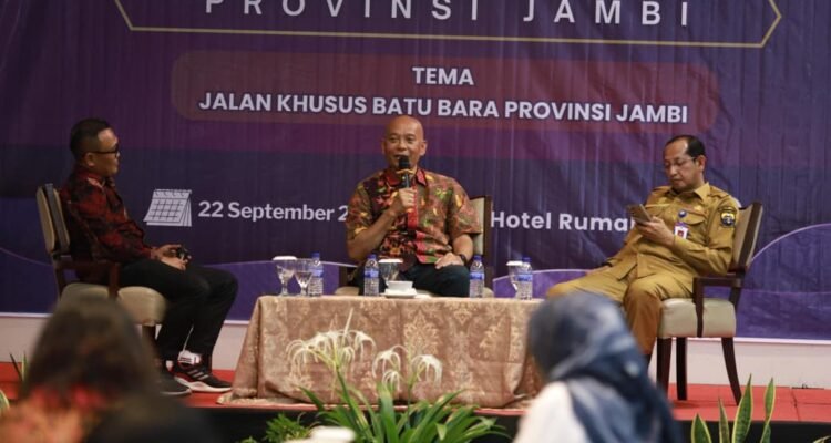 Seminar dan diskusi Serikat Media Siber Indonesia (SMSI) Provinsi Jambi dengan tema Manfaat Jalan Khusus Batu Bara Jambi