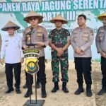 Kapolda Jambi Irjen Pol Krisno H Siregar bersama Gubernur Jambi, Danrem 042/Garuda Putih, Brigjen TNI Heri Purwanto dan Bupati Tanjung Jabung Timur, Dillah Hikmah Sari usai panen raya jagung di Geragai