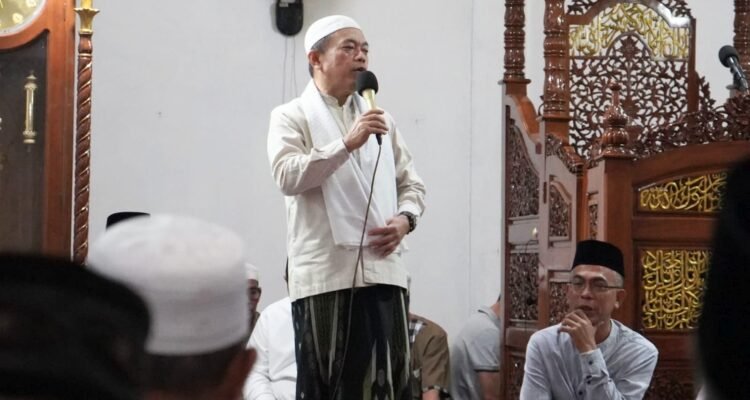 Gubernur Jambi, Al Haris saat safari subuh di Masjid Agung Al Jihad, Pasar Bangko, Kabupaten Merangin