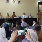 Gubernur Jambi, Al Haris berdialog dengan pengurus Koperasi Desa Merah Putih Bagun Jayo di Sarolangun