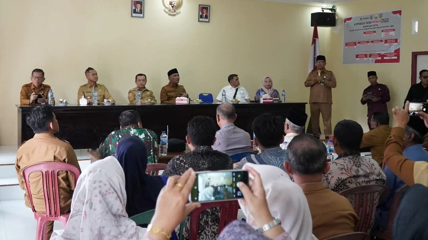 Gubernur Jambi, Al Haris berdialog dengan pengurus Koperasi Desa Merah Putih Bagun Jayo di Sarolangun