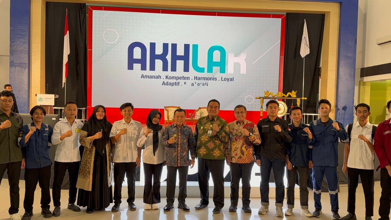 Gubernur Jambi Al Haris bersama kepala daerah penghasil migas usai membuka Rakernas ADPMET 2025