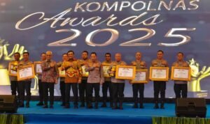 Foto bersama usai Penghargaan Kompolnas Awards 2025