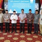 Gubernur Jambi Al Haris saat menghadiri Rapat Konsolidasi Pelaksanaan Gerakan Orang Tua Cegah Stunting (GENTING) tingkat Provinsi Jambi Tahun 2025