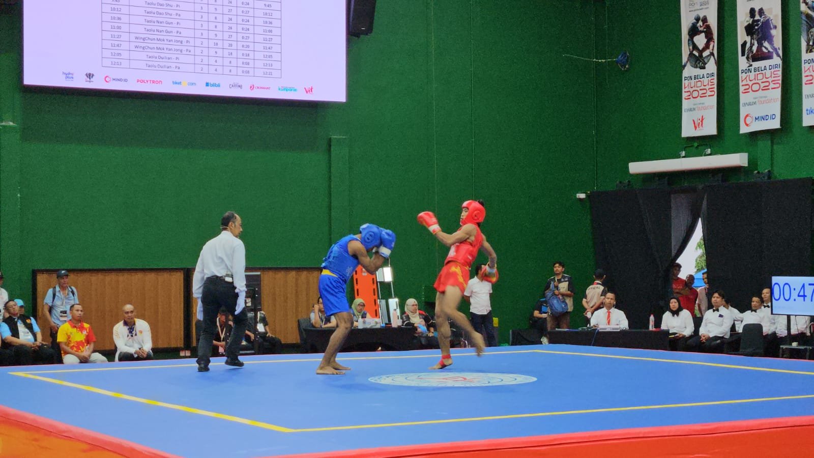 Atlet wushu Jambi saat berlaga di PON Bela Diri Kudus Atlet wushu Jambi saat berlaga di PON Bela Diri Kudus