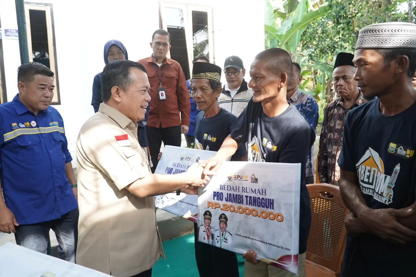 al haris resmikan bedah rumah