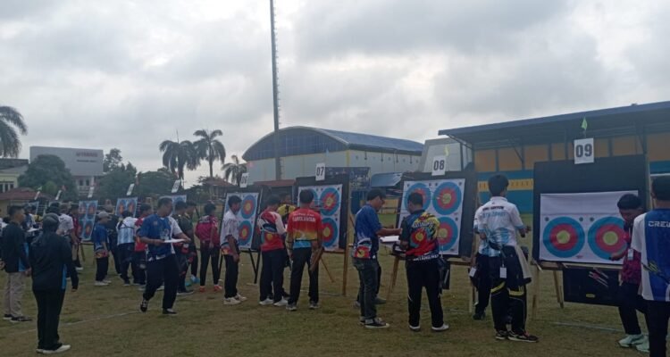 Suasana kejuaraan panahan Provinsi Jambi yang digelar di stadion Persitaj Tanjung Jabung Barat Suasana kejuaraan panahan Provinsi Jambi yang digelar di stadion Persitaj Tanjung Jabung Barat