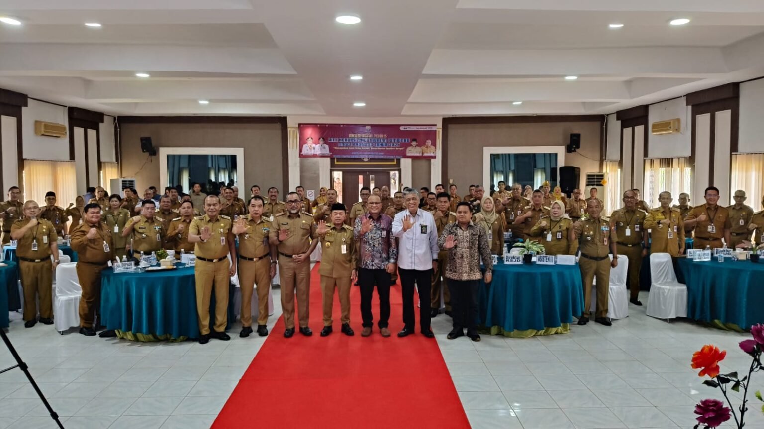Foto bersama peserta Bimbingan Teknis (Bimtek) antikorupsi di Kantor BPSDM Provinsi Jambi