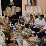 Gubernur Jambi, Al Haris saat beraudiensi dengan jajaran pimpinan dan direksi PT Semen Baturaja