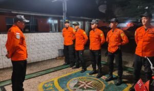 Personel SAR Jambi yang disiapkan untuk membantu operasi kemanusiaan di Sumatera Barat Personel SAR Jambi yang disiapkan untuk membantu operasi kemanusiaan di Sumatera Barat