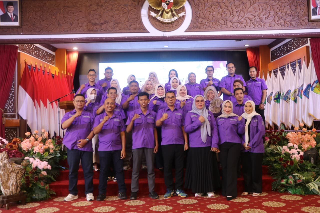 Foto bersama pengurus IKA UNH Jambi usai pelantikan