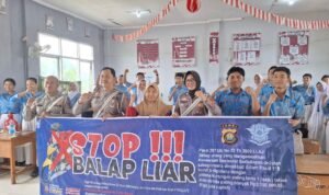 Sosialisasi tertib berlalu lintas Ditlantas Polda Jambi di SMAN 2 Kota Jambi Sosialisasi tertib berlalu lintas Ditlantas Polda Jambi di SMAN 2 Kota Jambi