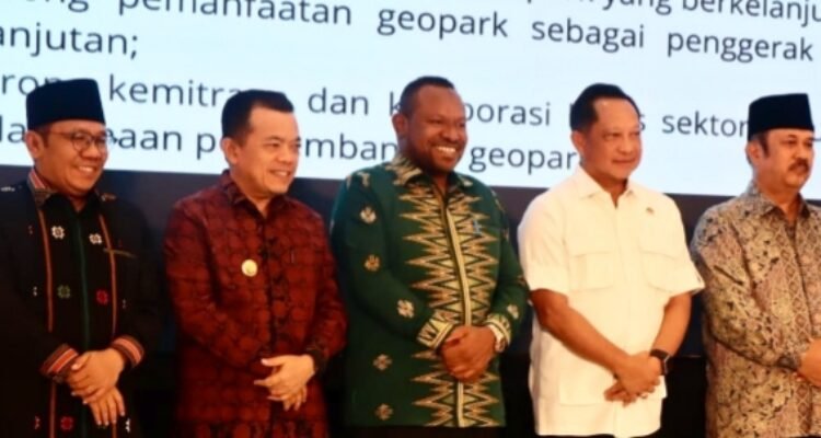 Gubernur Jambi Al Haris saat menghadiri Indonesia's Geopark Leader Forum bertema Building Knowledge for Indonesia's Geopark Development di Jakarta