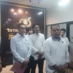 Dirreskrimsus Polda Jambi Kombes Taufik Nurmandia saat memberikan keterangan kepada wartawan