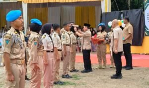 Gubernur Jambi Al Haris saat melantik siswa SMKN Titian Teras Jambi di Kabupaten Bungo Gubernur Jambi Al Haris saat melantik siswa SMKN Titian Teras Jambi di Kabupaten Bungo