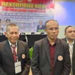 Ketua KONI Provinsi Jambi Mat Sanusi bersama pengurus Ketua KONI Provinsi Jambi Mat Sanusi bersama pengurus