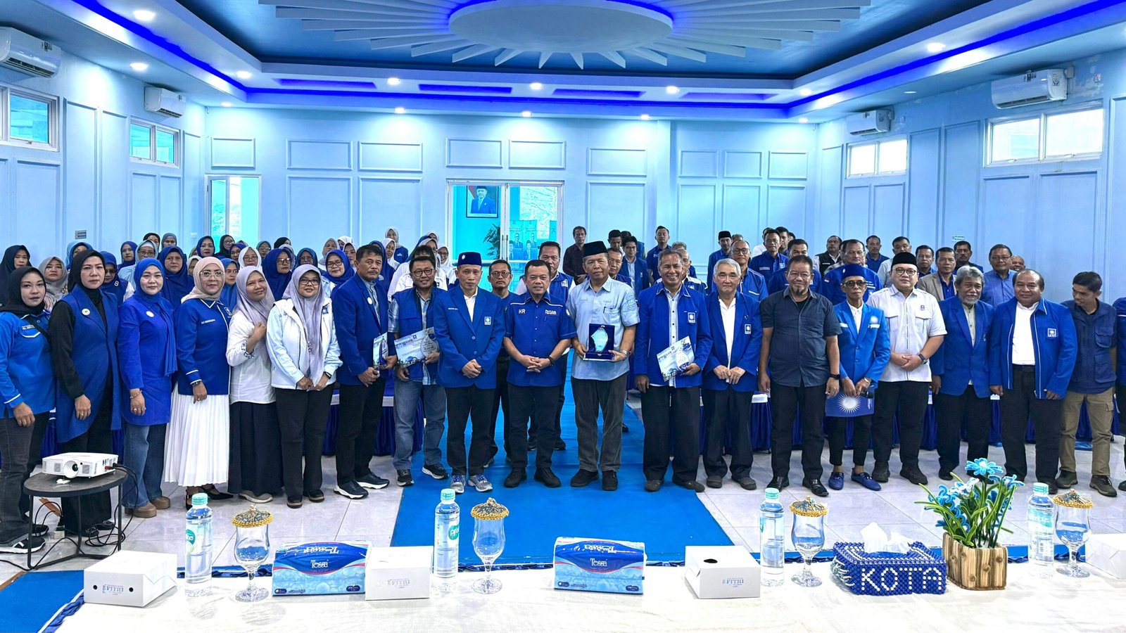 Foto bersama usai pembukaan workshop pendidikan politik yang digelar DPW PAN Jambi