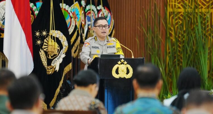 Astamaops Kapolri Komjen Fadil Imran menyampaikan rilis akhir tahun Polri di Gedung Rupatama, Jakarta Selatan