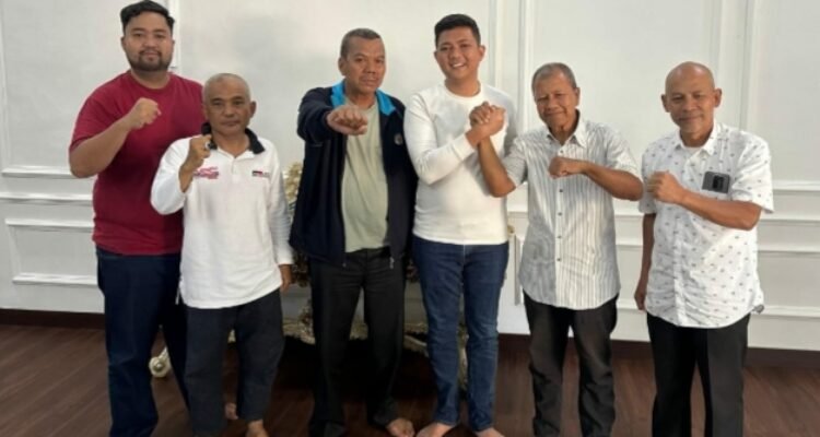 Ketua DPRD Provinsi Jambi bersama Forum Warga Tolak Zona Merah